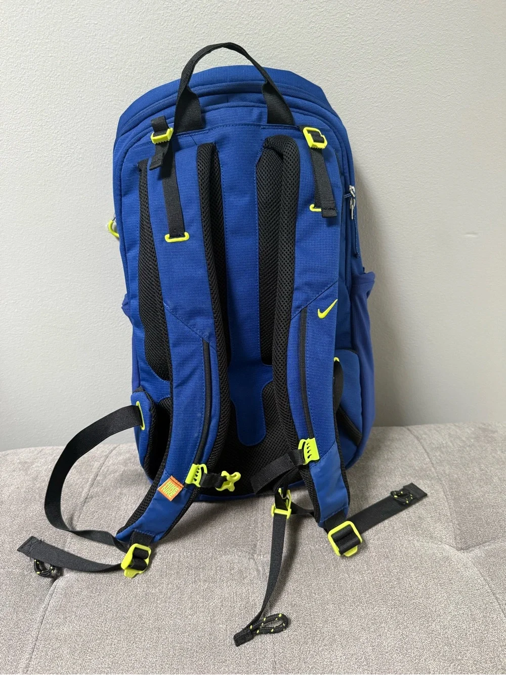 Nike streamlined backpack
